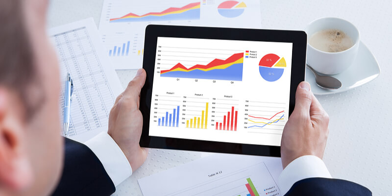 Intelligent Sales: Strategies and CRM in Action